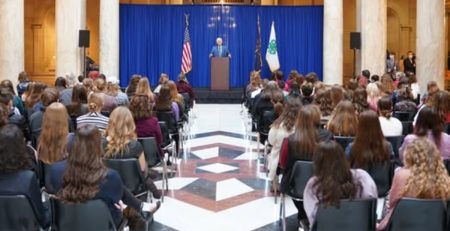 4-H students in a capital building